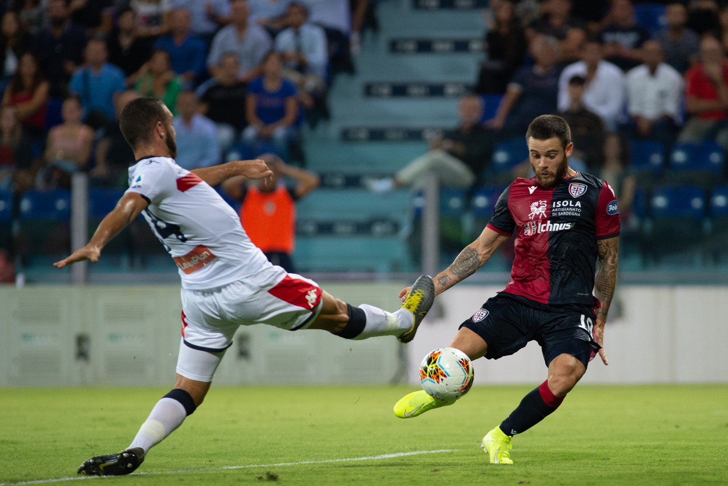 Cagliari-Genoa, spettacolo e gol nel finale | Foto - Sportmediaset