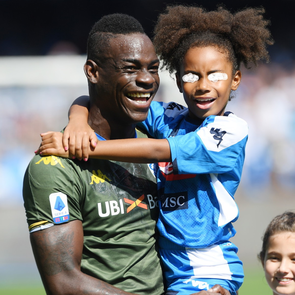 Brescia, Balotelli tenero papà in campo