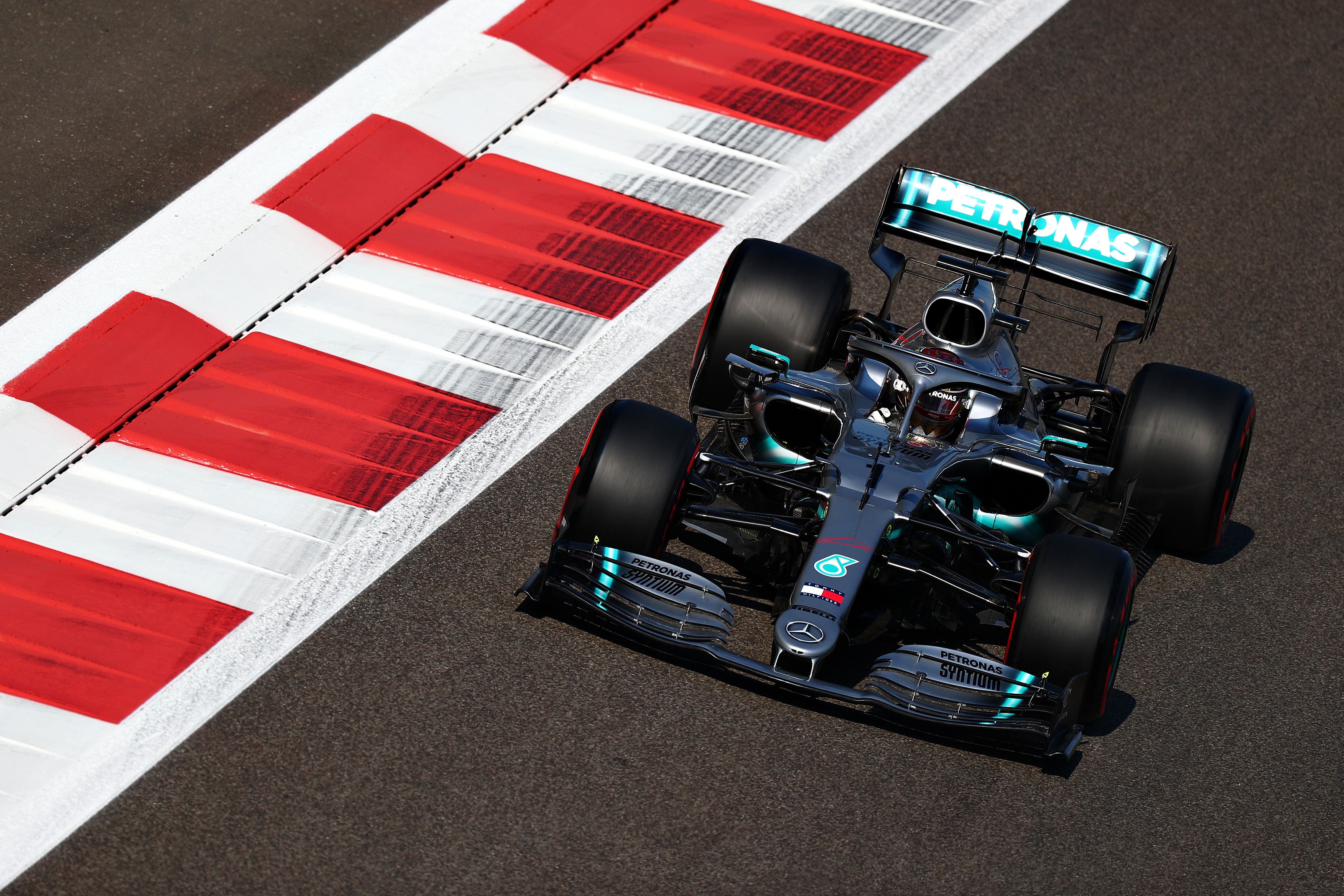 Venerdì di libere sul circuito di Yas Marina il GP di Abu Dhabi chiude un 2019 dominato ancora una volta da Hamilton e dalla Mercedes