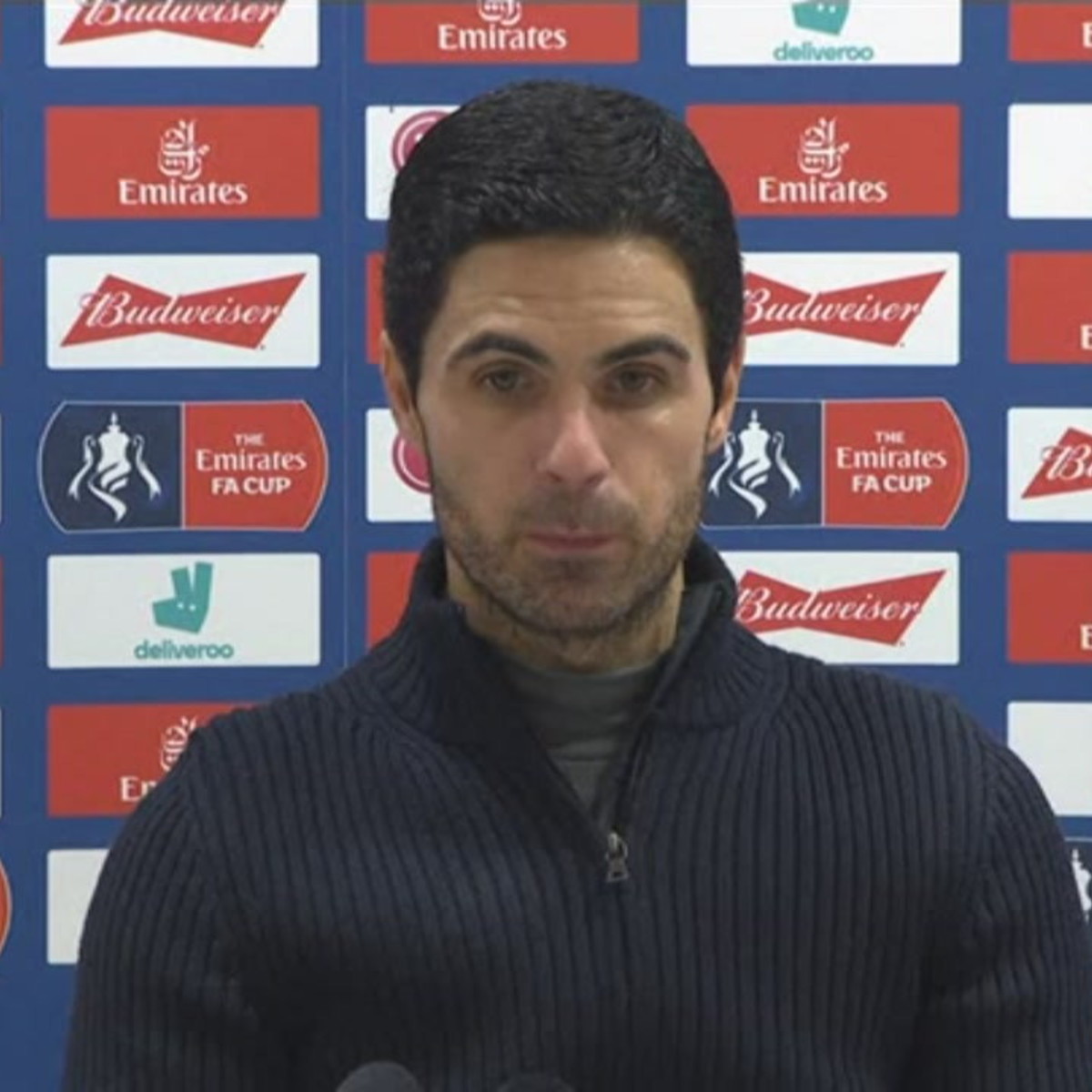 Arteta, in conferenza suona il telefono Video Sportmediaset