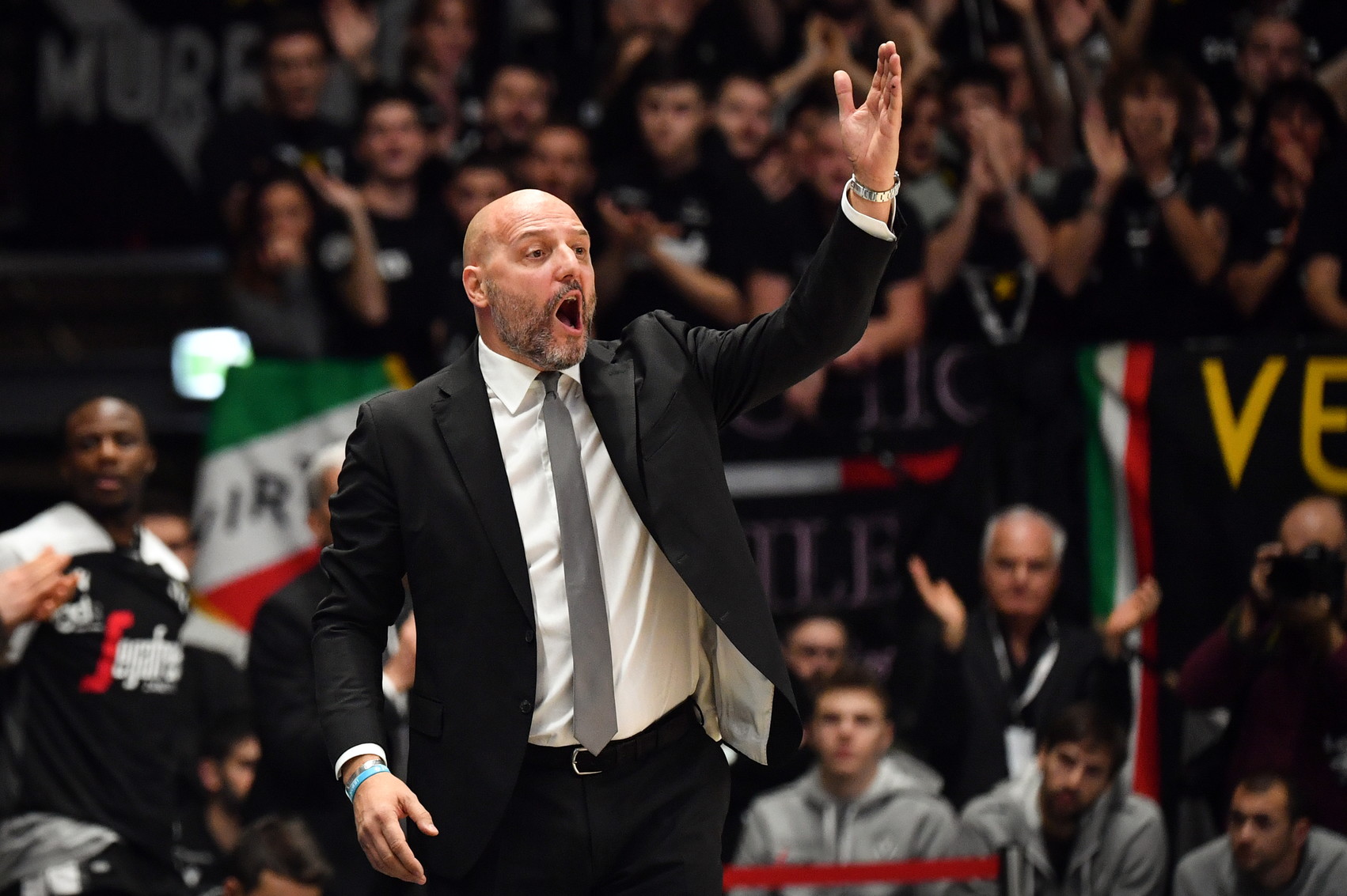 Basket, Serie A la Virtus Bologna sbanca Venezia 8371, Sassari cade