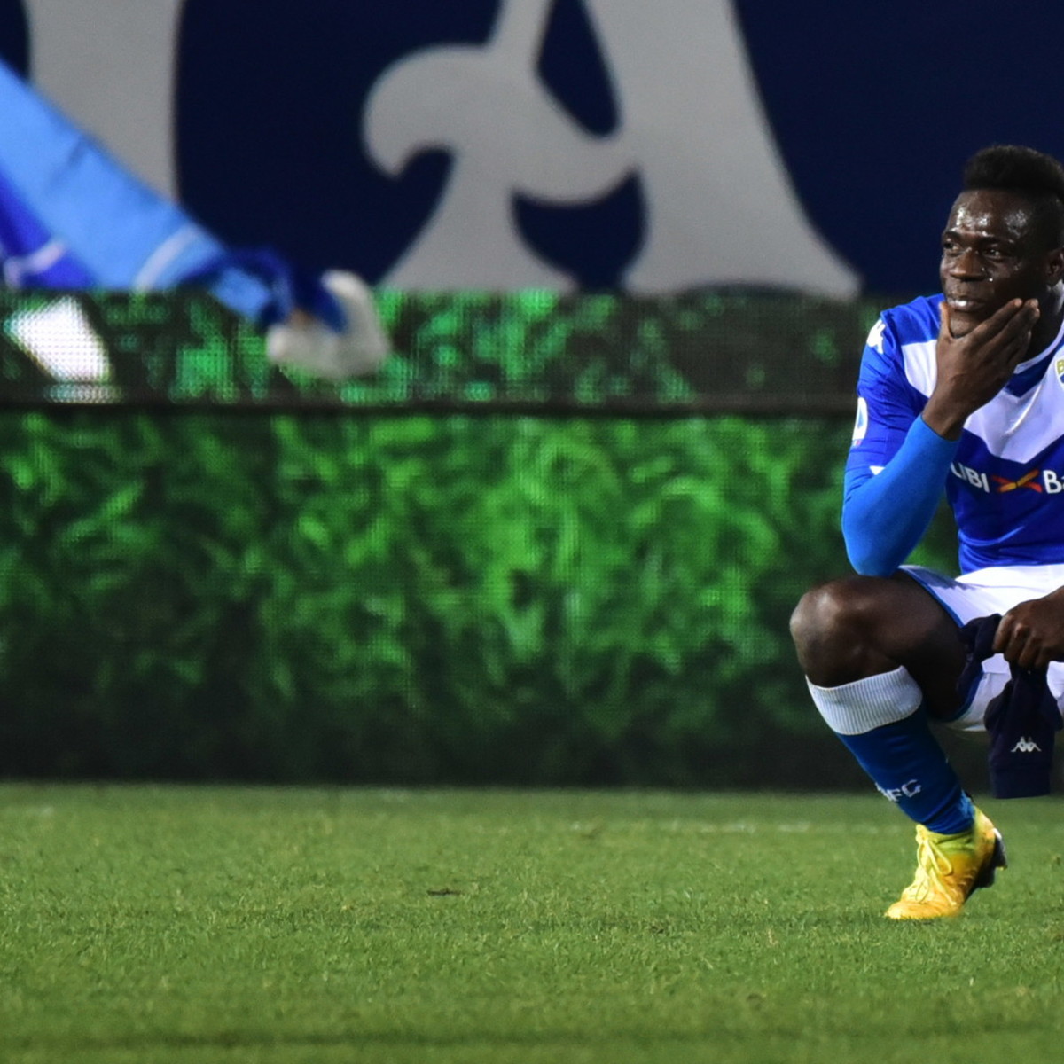 Coronavirus, lo sfogo di Balotelli: "Fermiamo il campionato"