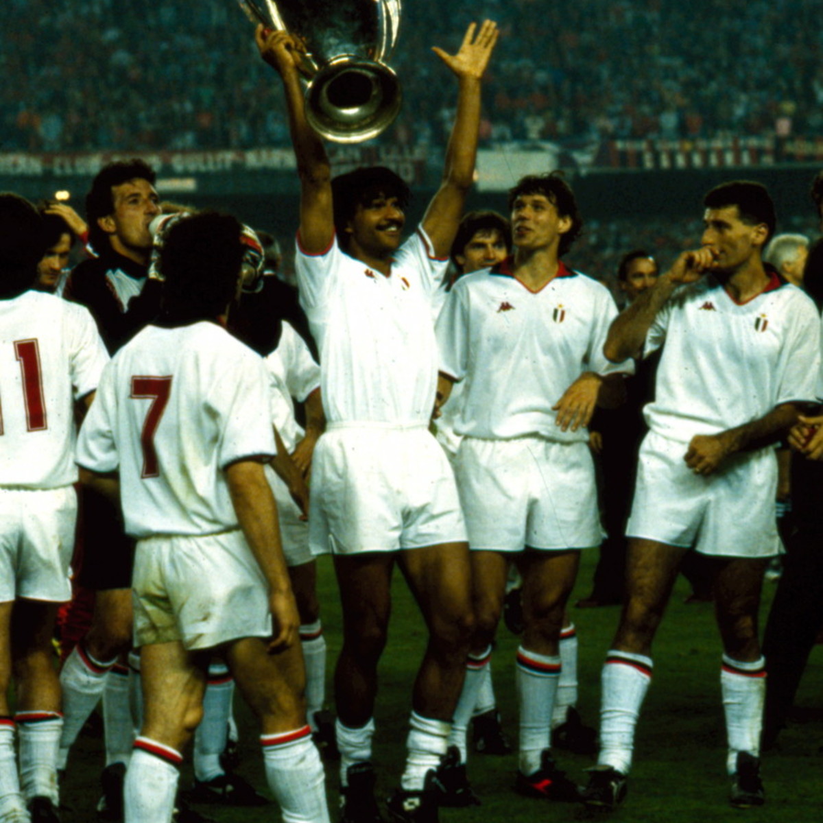 Milan, nel 1989 la terza Coppa Campioni Steaua battuta 40 Foto