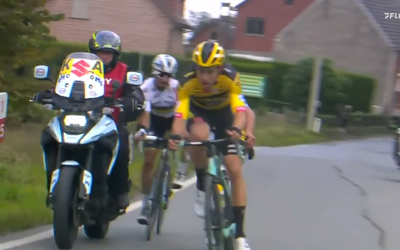 Giro delle Fiandre: Mathieu van der Poel conquista la classica dei muri su Van Aert - Sportmediaset