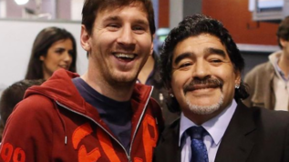 Messi saluta Maradona: &quot;Ci lascia ma non se ne va: Diego &egrave; eterno&quot;