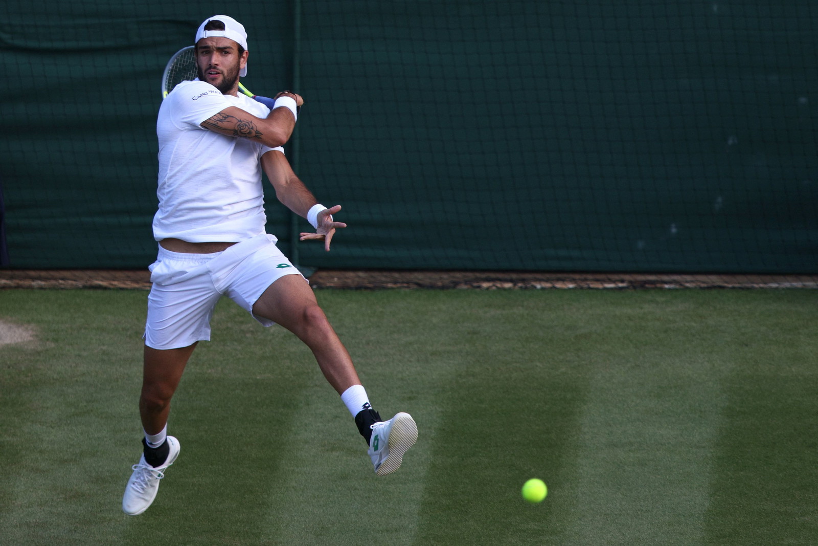 Tennis, Berrettini in semifinale a Wimbledon: battuto Auger Aliassime - foto 1