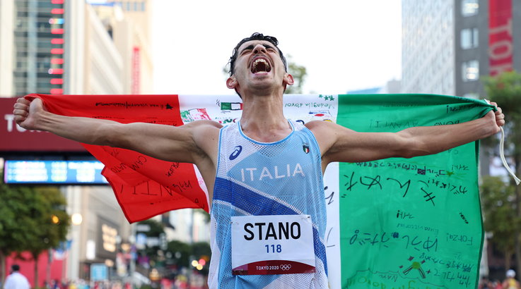 Eroico Stano: vince la 20 km di marcia | "Spinto da Jacobs e Tamberi"
