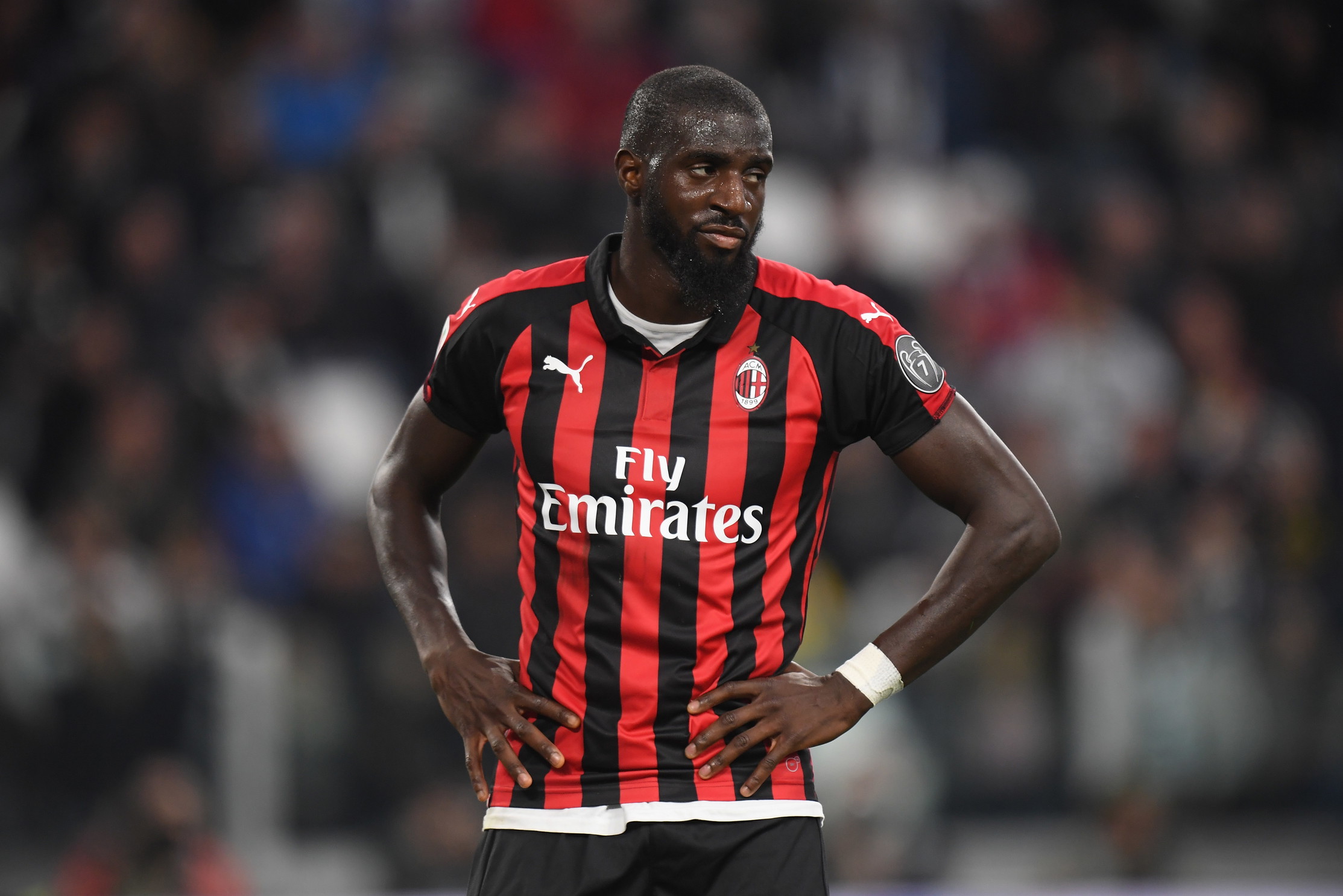 Bakayoko (Milan), il cappello rosa diventa virale e scatena l