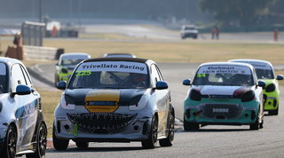 Carlotto vince nel caos di Gara 2. La famiglia Longo sul podio. Salvadori 4&deg;