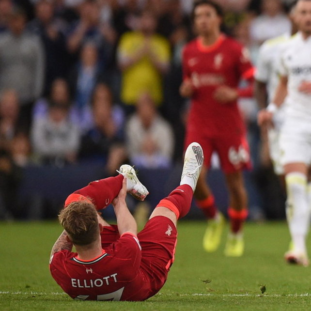 Liverpool, brutto infortunio alla caviglia per Elliott