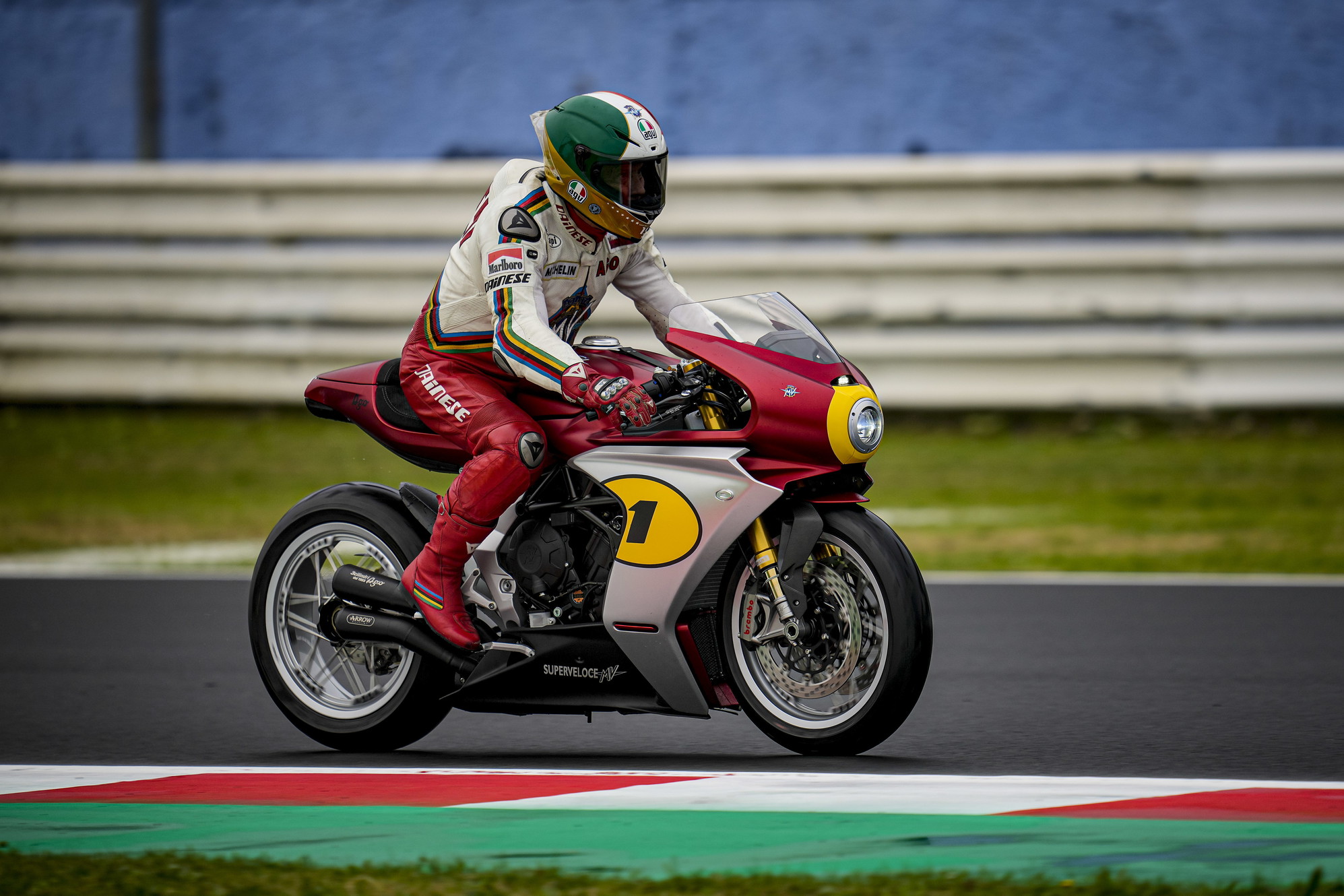 Agostini in pista a Misano con la MV Agusta Superveloce AGO | Foto ...