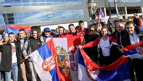 Djokovic rientra in Serbia, bagno di folla a Belgrado: &quot;Sei il nostro orgoglio&quot;