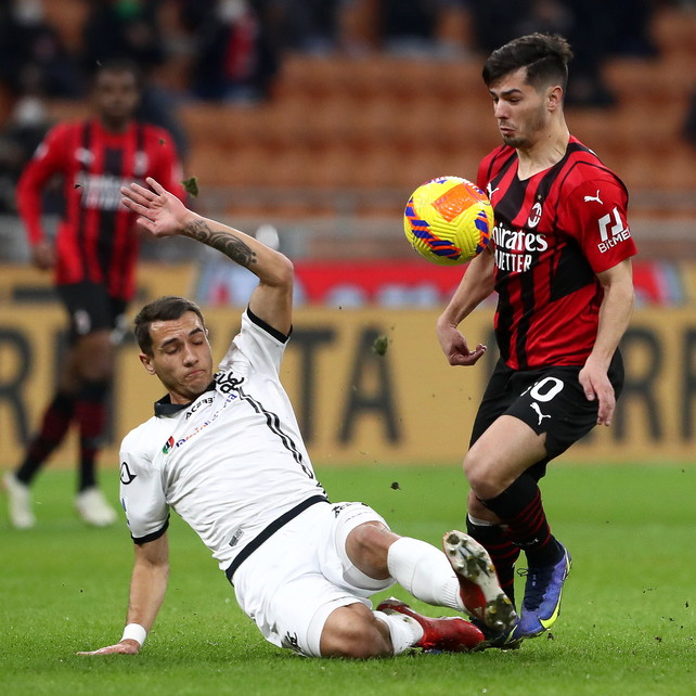 Agudelo, Gyasi e l&#39;arbitro fermano il Milan