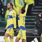 Tutti in piedi per Dybala: i tifosi lo acclamano, lui segna e torna a esultare