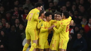 Carabao Cup, la doppietta di Diogo Jota manda il Liverpool in finale