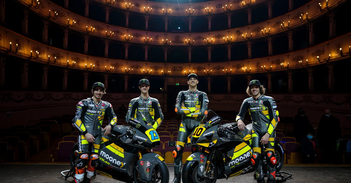 Valentino Rossi presenta il suo team per la stagione 2022