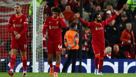 Liverpool, poker allo United e sorpasso in vetta al City