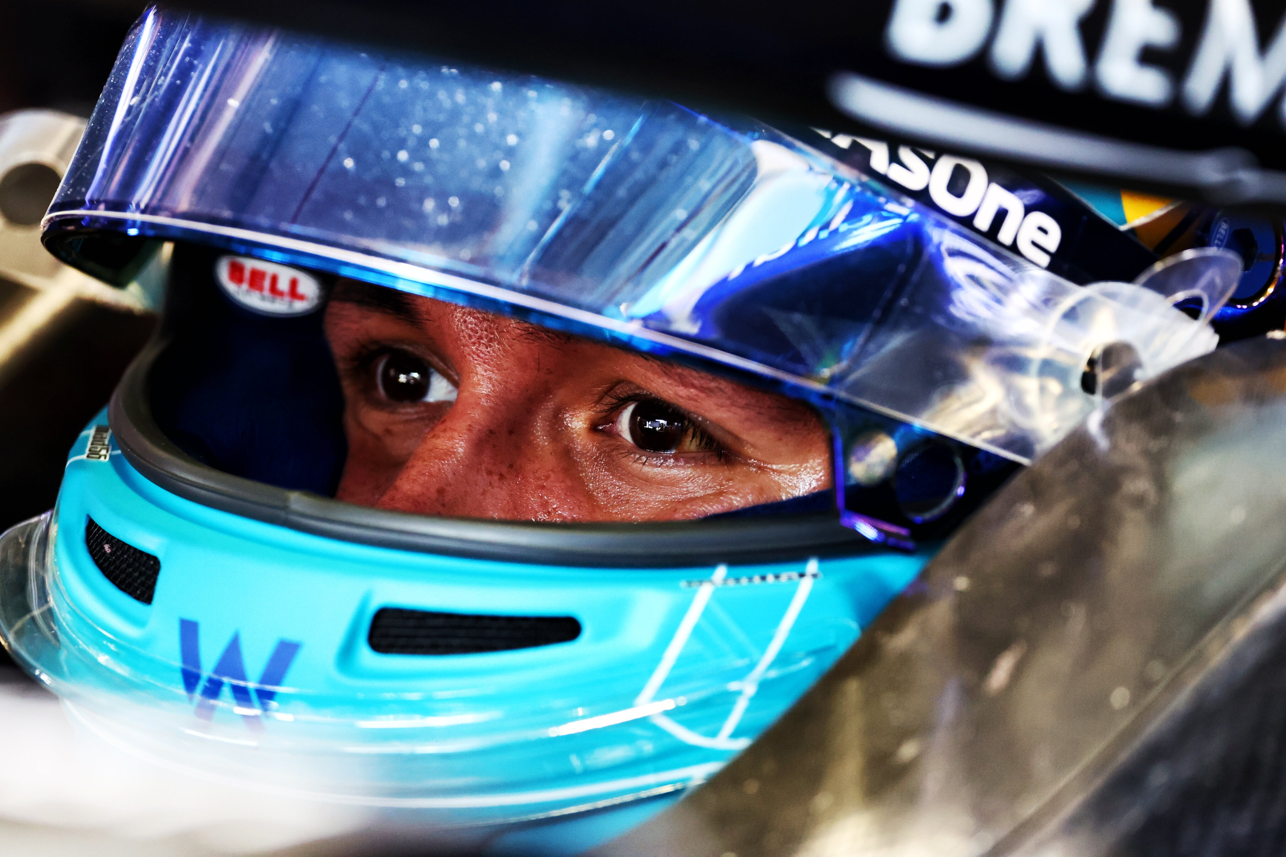 Albon in azzurro: il casco per Miami by Mad56