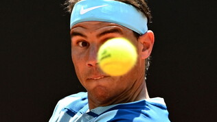 Nadal incanta contro Isner, Zverev vince senza brillare