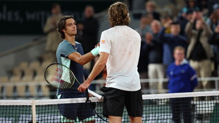 Musetti dal sogno all&#39;incubo bis al Roland Garros: Tsitsipas gli rimonta due set
