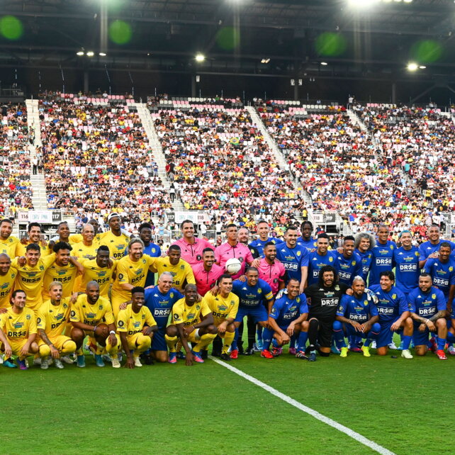 The Beautiful Game: Dybala e Pogba per beneficenza con Ronaldinho e Roberto Carlos
