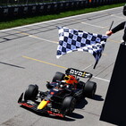 Verstappen trionfa davanti a un super Sainz. Leclerc 5&deg; in rimonta