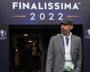 Ancora in ansia per Vialli, ma la madre il fratello sono rientrati da Londra