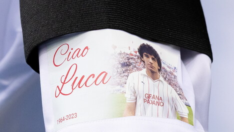 Cremonese al Bentegodi con Gianluca Vialli sulle maglie