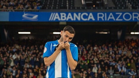 Paga la clausola per tornare al Depor e fa subito doppietta: favola Perez