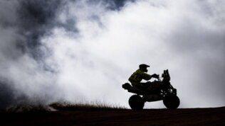 Italiano travolto e ucciso da un camion in gara: "Nessuno lo aveva visto"