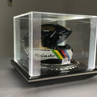 One, una teca speciale per caschi speciali