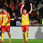 Al Lens basta un rigore, il Psg &egrave; a 3 punti | L'OM vola con Sanchez e Veretout