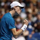 Sinner parte forte a Melbourne. Avanti Sonego, fuori Musetti