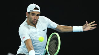 Berrettini, Melbourne &egrave; amara: perde la battaglia con Murray. Avanza Giorgi