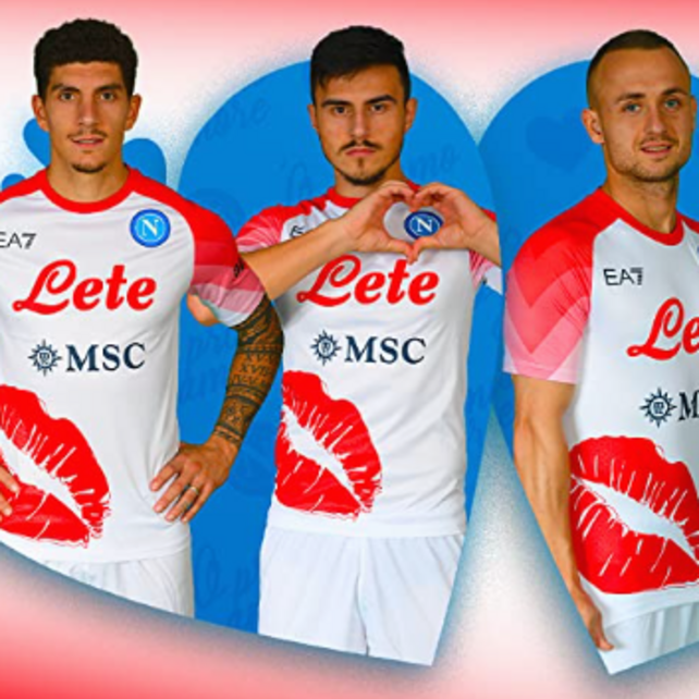 Napoli, maglia speciale per San Valentino