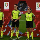 Al Maradona si fa la storia: terna arbitrale tutta al femminile