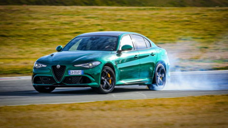 Alfa Romeo Giulia Quadrifoglio &egrave; &ldquo;Best Performance Car for Thrills&rdquo;
