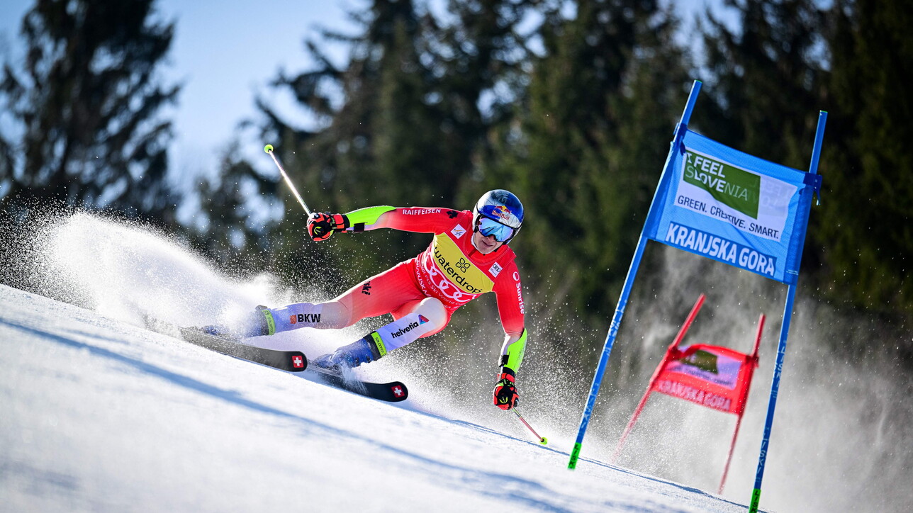 Sci, Coppa del Mondo Odermatt trionfa nel gigante di Kranjska Gora