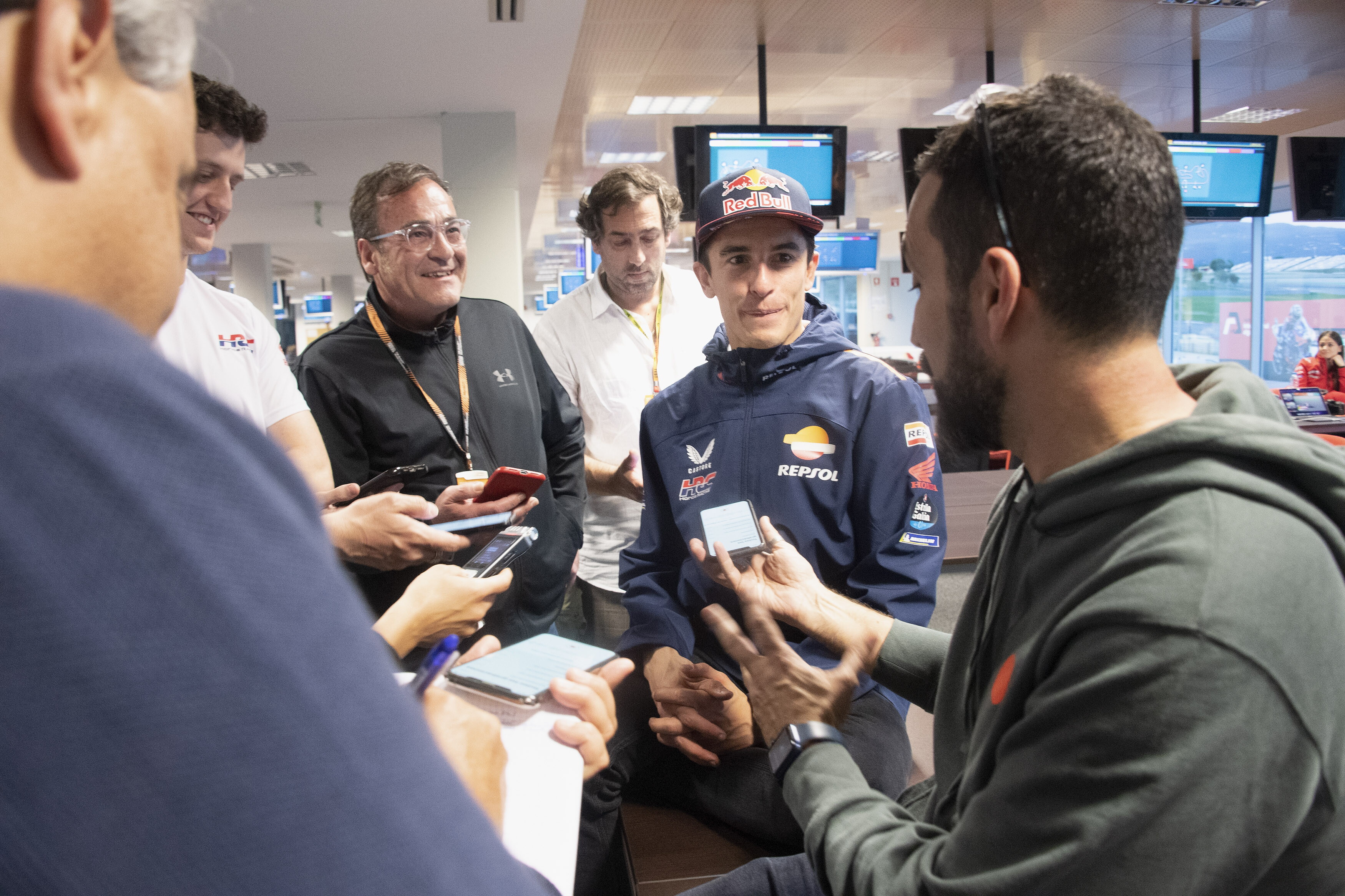 Marquez a tutto campo: "Pace con Valentino? Tra venti o trent'anni, mai dire mai" - foto 1