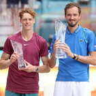 Sinner rientra nella Top 10 al 9&deg; posto, Djokovic torna in vetta al ranking