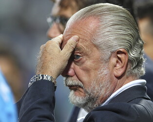 De Laurentiis e i fatti in curva: &quot;Delinquenti, serve la legge Thatcher&quot;