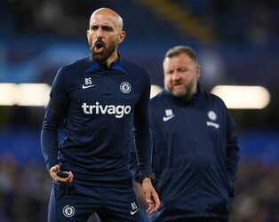 Premier League LIVE: c'&egrave; Chelsea-Liverpool, debutto per Saltor