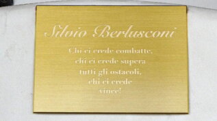 Targa per Silvio Berlusconi allo stadio del Monza: "Sempre con noi"&nbsp;