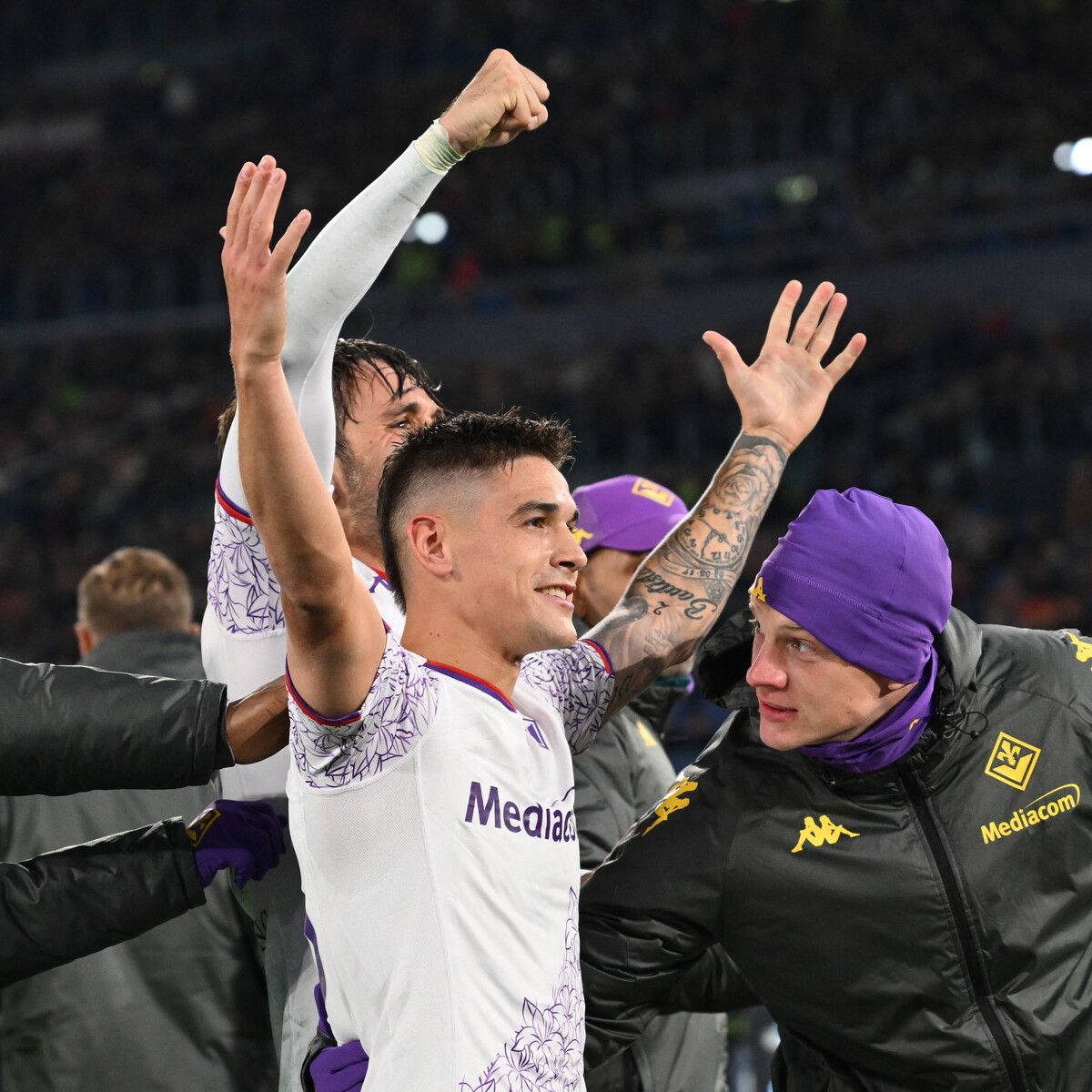 Roma, pari in 9 con la Fiorentina: Martinez Quarta replica a Lukaku