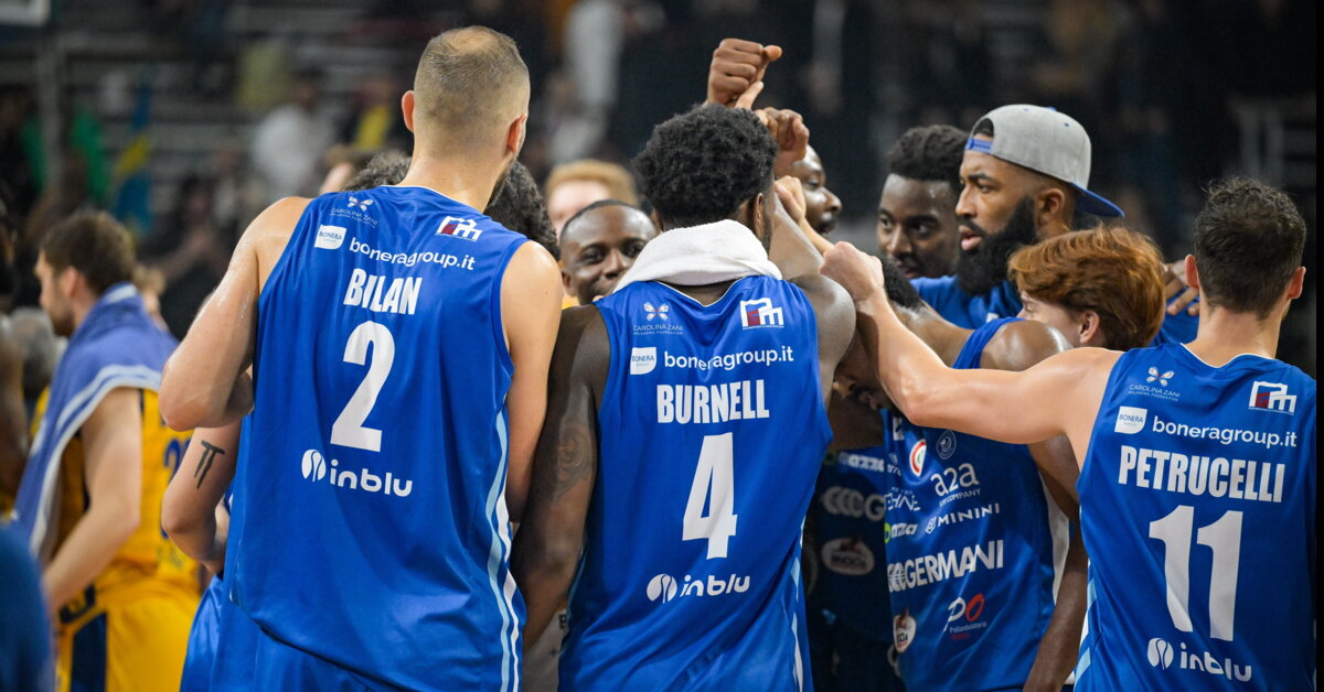 Basket, Serie A Brescia vince a Reggio Emilia e resta in vetta
