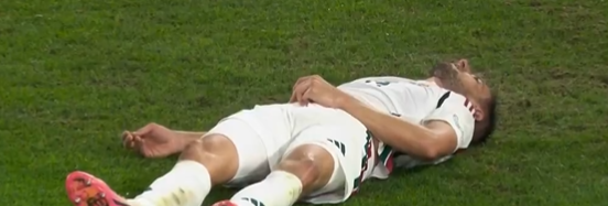 SCOZIAUNGHERIA PAURA PER VARGA, ESCE IN BARELLA