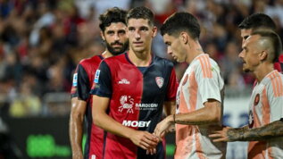 La Roma non passa a Cagliari: Dovbyk e Marin fermati dalla traversa