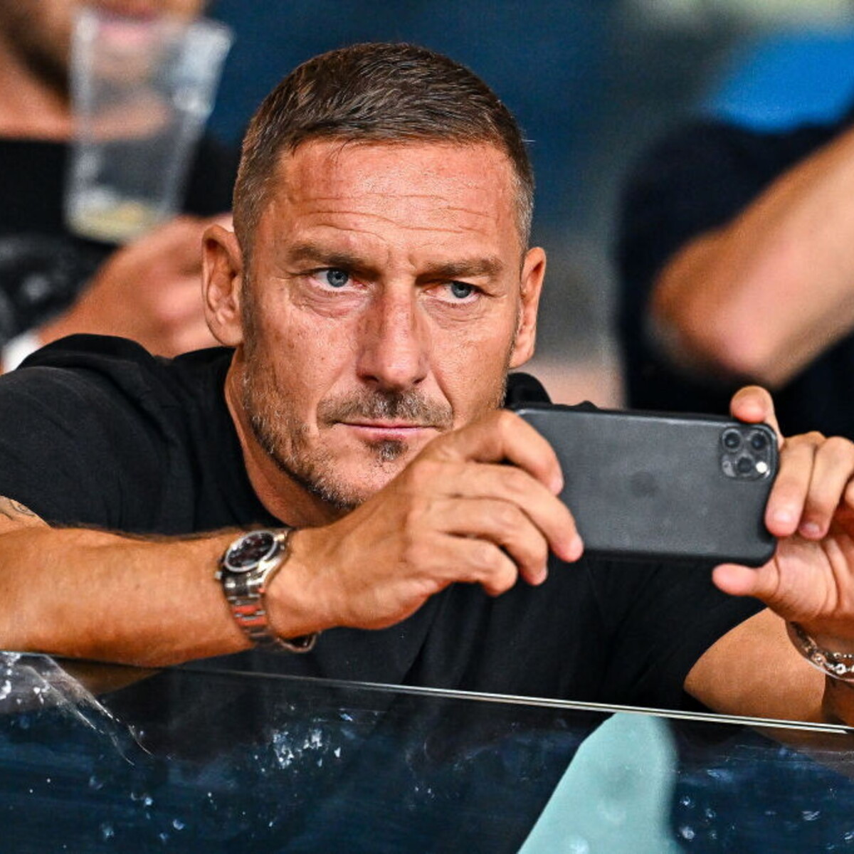 Totti avverte De Rossi: “Parafulmine, rischia di fare la fine di Mou”