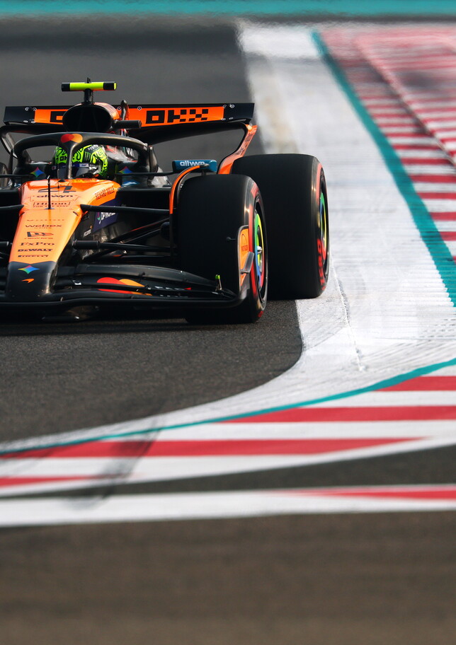 Russell beffa Norris e Verstappen, Hamilton a muro