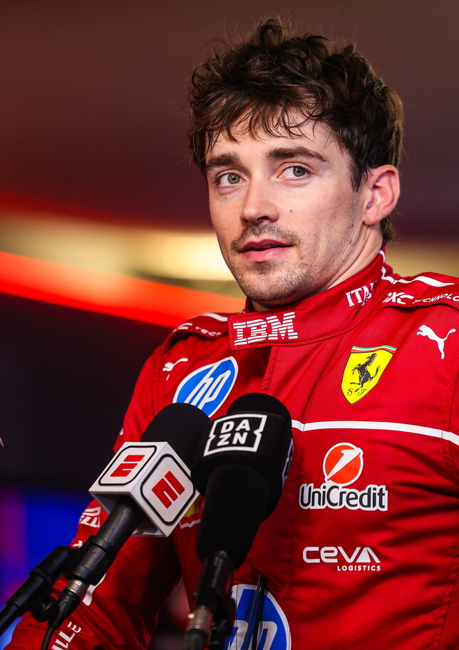 Leclerc sfoglia la... Rossa: "Ora o mai più ma per il 2026 non ho aspettative"